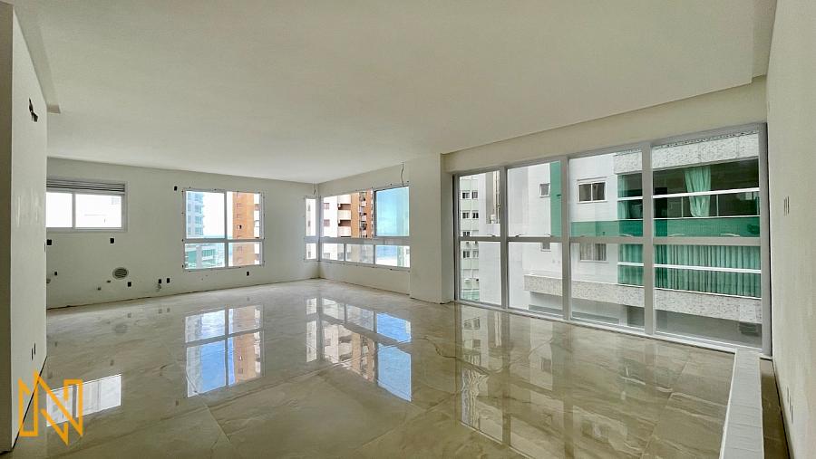 Apartamento Novo com 4 Suítes e 3 Vagas em Balneário Camboriú